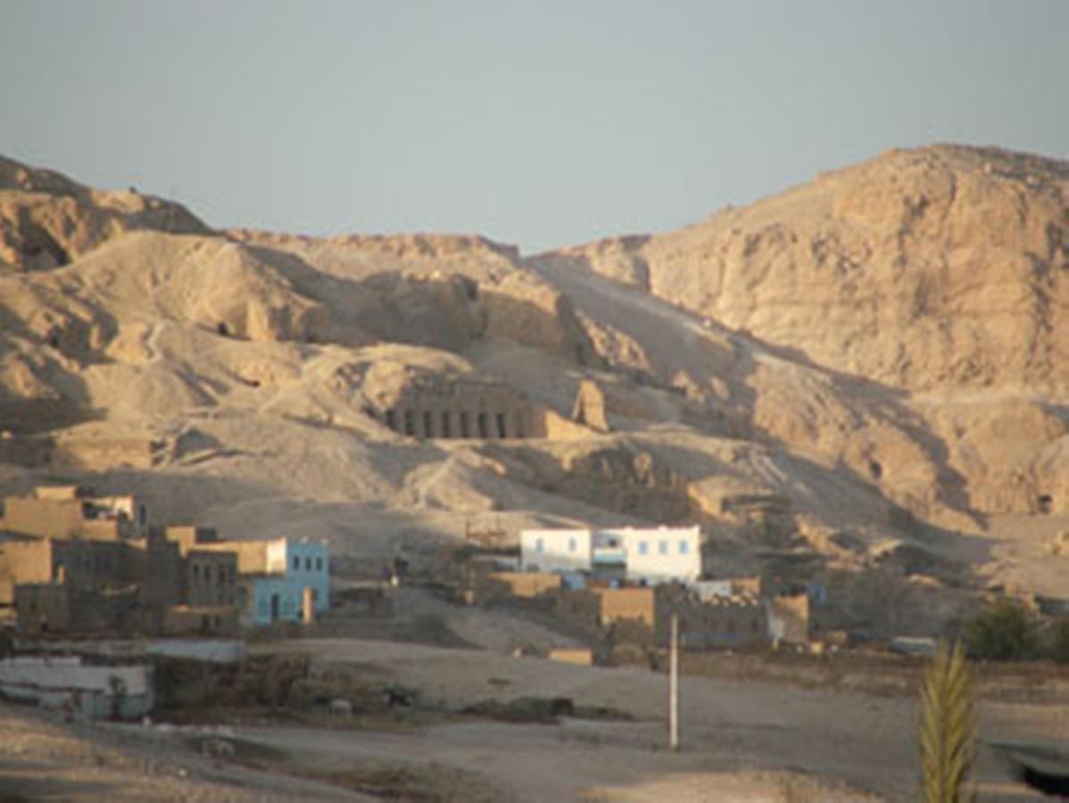 Pharaohs Hotel Луксор Экстерьер фото